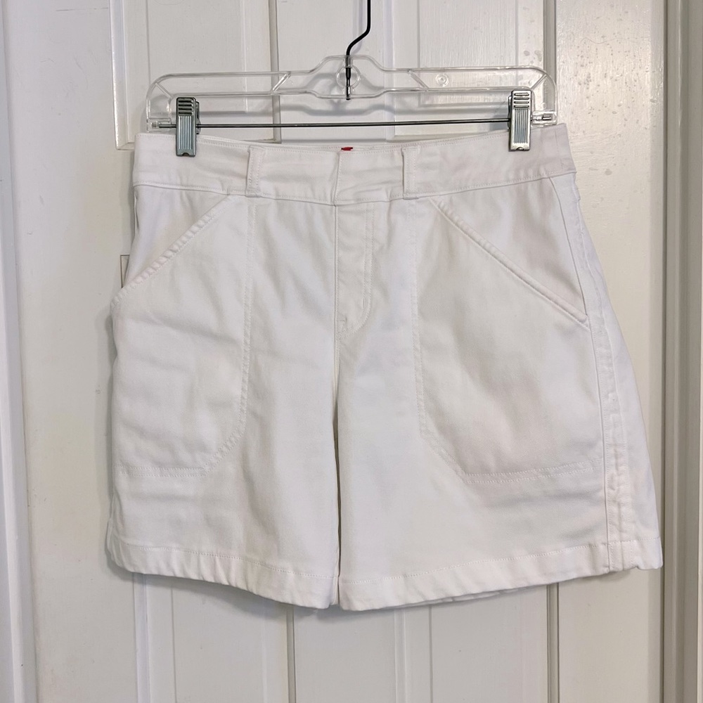 SPANX 6” Stretch Twill White Shorts